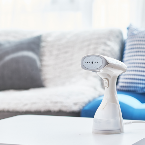 Conair CGS22WH Handheld Fabric Garment Steamer - Image 3